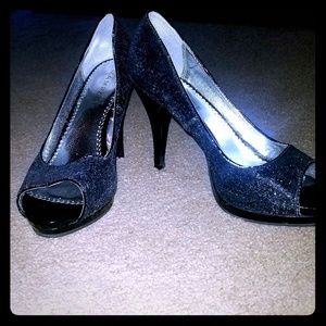 ❌SOLD❌Black Glitter High Heels